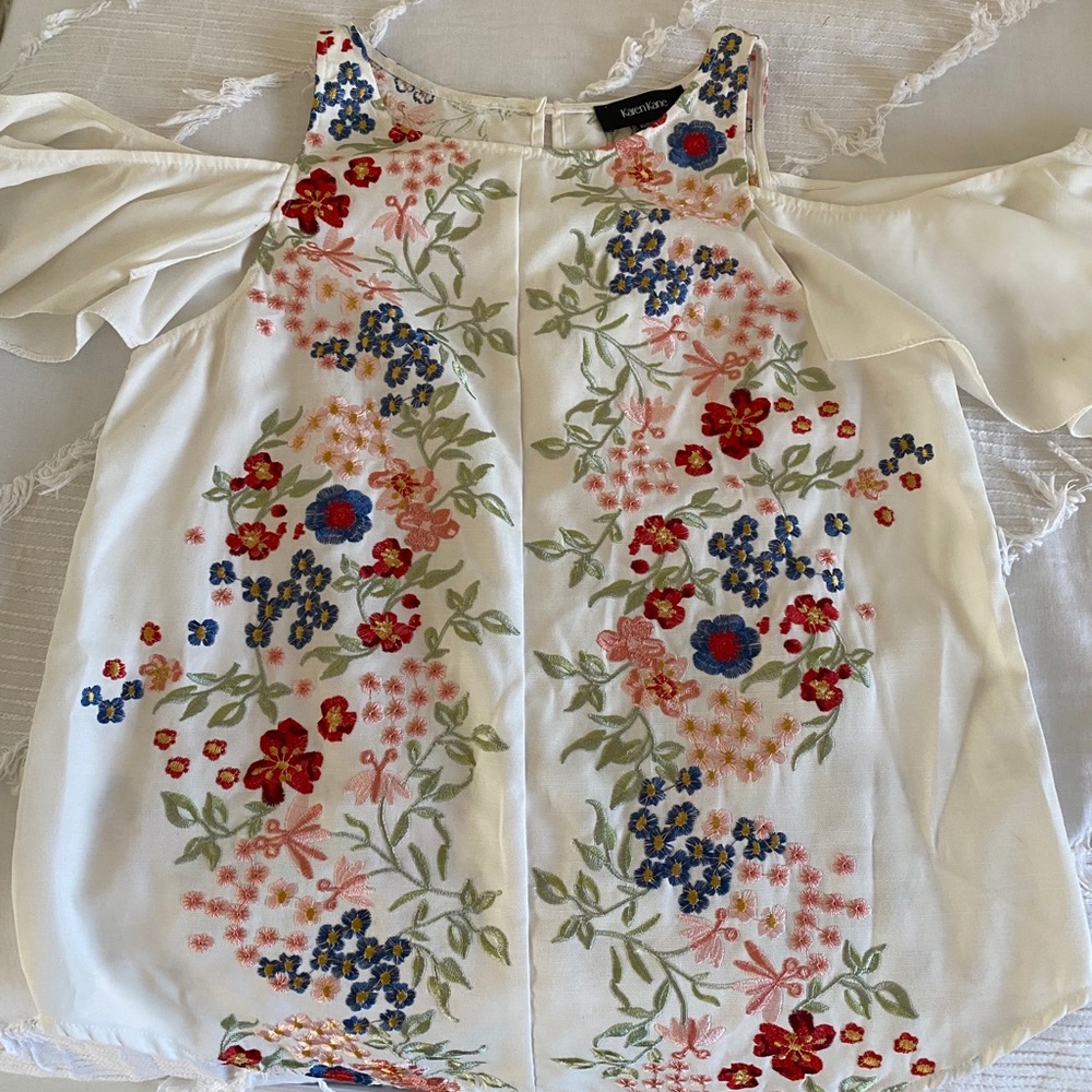Karen Kane size medium dressy shirt